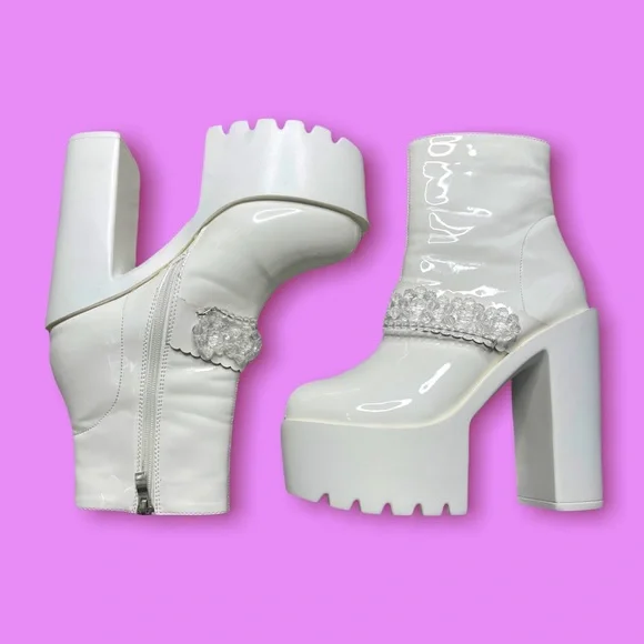 White Vinyl Grunge Goth Rock High Heel Boots - Picture 3 of 5